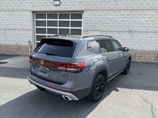 2025 Volkswagen Atlas 2.0T Peak Edition