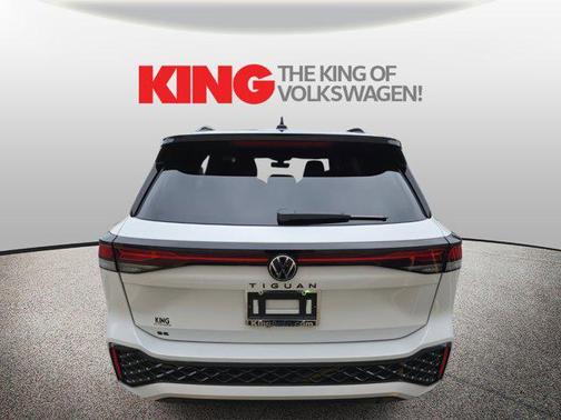 2025 Volkswagen Tiguan 2.0T SE R-Line Black