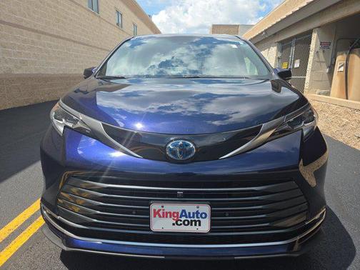 2022 Toyota Sienna Platinum 7 Passenger