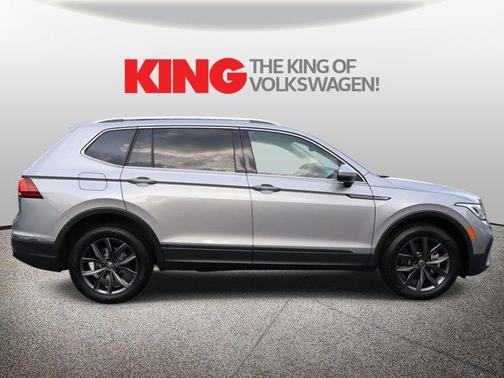 Pyrite Silver Metallic 2024 Volkswagen Tiguan 2.0T SE