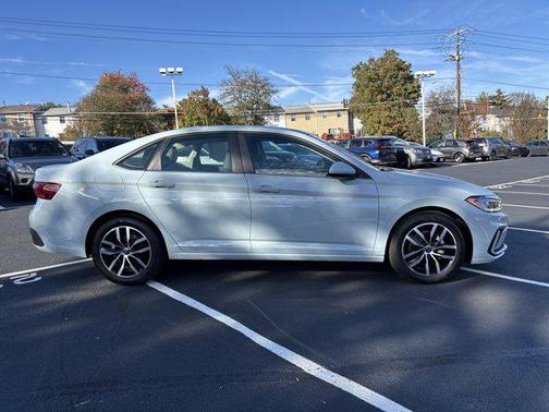 2025 Volkswagen Jetta 1.5T SE