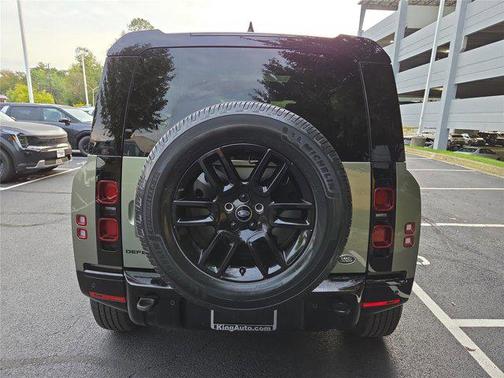 2023 Land Rover Defender 110 X-Dynamic SE