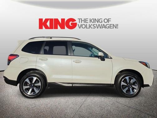 Crystal White Pearl 2018 Subaru Forester 2.5i Premium