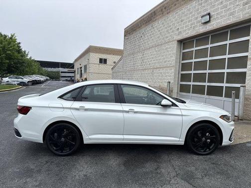 2025 Volkswagen Jetta 1.5T SE