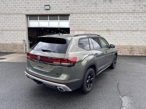 2025 Volkswagen Atlas 2.0T Peak Edition