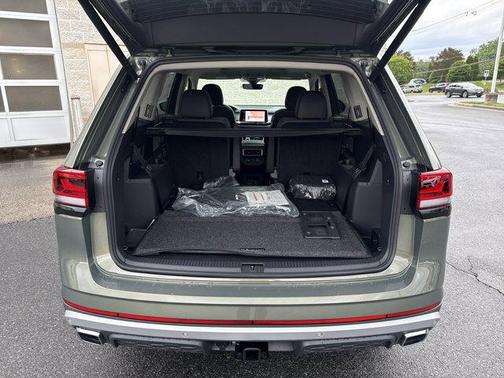 2025 Volkswagen Atlas 2.0T Peak Edition