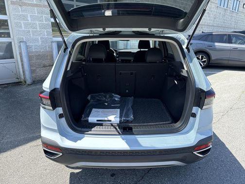 2025 Volkswagen Taos 1.5T SEL