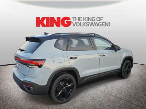 Monument Gray w/Deep Black Roof 2026 Volkswagen Taos SE Black