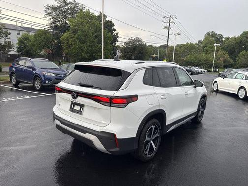 2025 Volkswagen Tiguan 2.0T SE