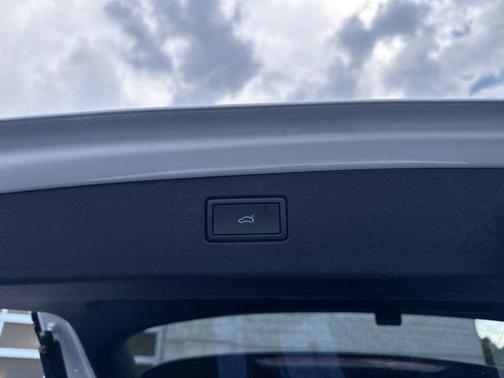 2025 Volkswagen Tiguan 2.0T SE R-Line Black 4MOTION