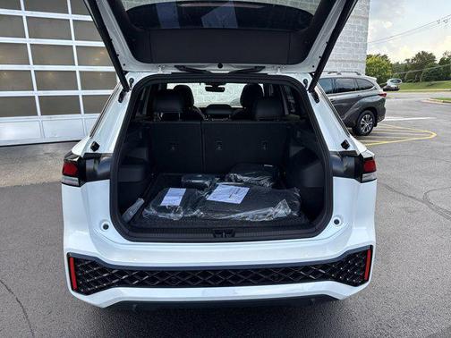 2025 Volkswagen Tiguan 2.0T SE R-Line Black 4MOTION