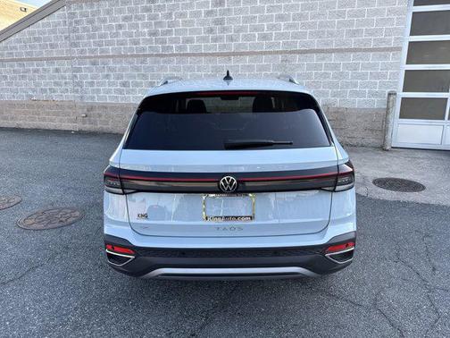 2025 Volkswagen Taos 1.5T SE