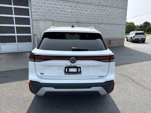 2025 Volkswagen Tiguan 2.0T SE 4MOTION