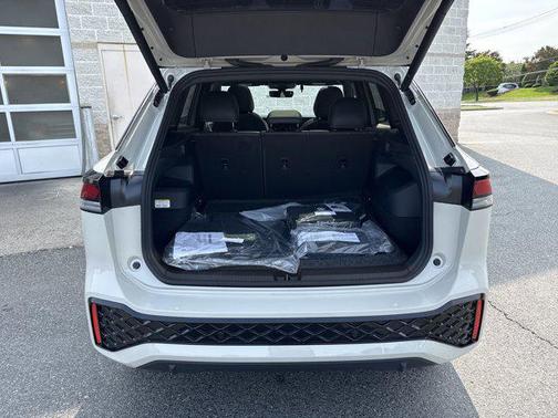 2025 Volkswagen Tiguan 2.0T SE R-Line Black 4MOTION
