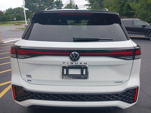 2025 Volkswagen Tiguan 2.0T SE R-Line Black 4MOTION