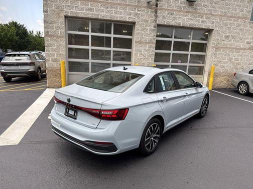 2025 Volkswagen Jetta 1.5T SE
