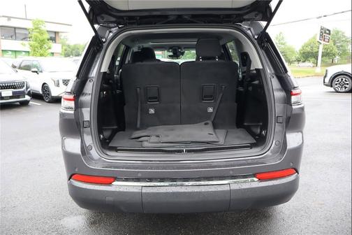Baltic Gray Metallic Clearcoat 2023 Jeep Grand Cherokee L Laredo
