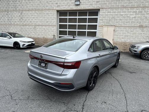 2025 Volkswagen Jetta 1.5T SE
