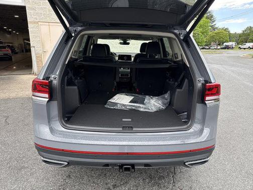 2025 Volkswagen Atlas 2.0T SE w/Technology 4MOTION