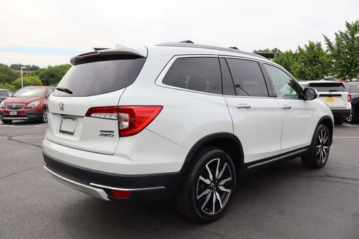 Platinum White Pearl 2021 Honda Pilot Touring 8-Passenger