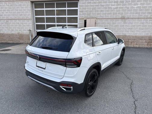 2025 Volkswagen Taos 1.5T SE