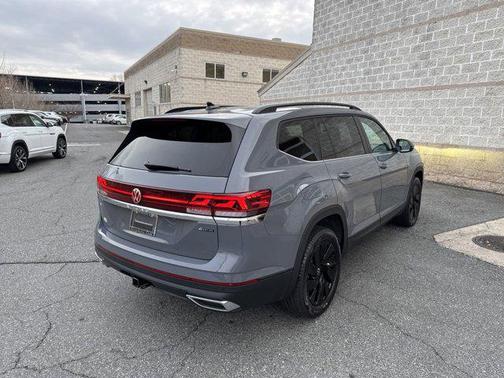 2025 Volkswagen Atlas 2.0T SE w/Technology 4MOTION