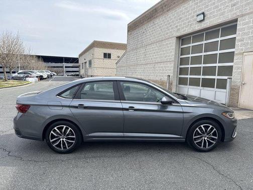 2025 Volkswagen Jetta 1.5T SE