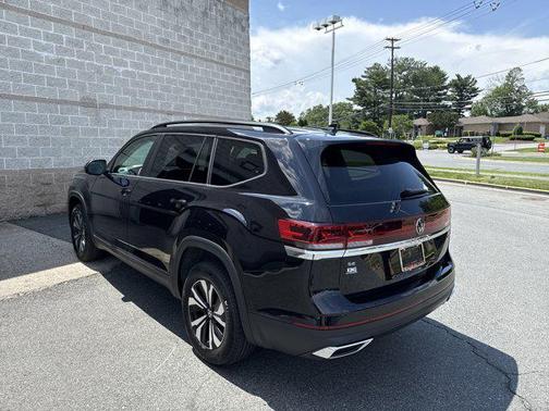 2025 Volkswagen Atlas 2.0T SE