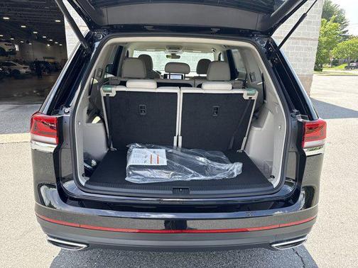 2025 Volkswagen Atlas 2.0T SE