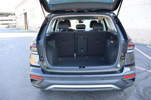 Deep Black Pearl 2026 Volkswagen Taos S