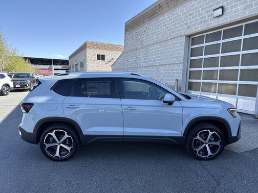 2025 Volkswagen Taos 1.5T SEL
