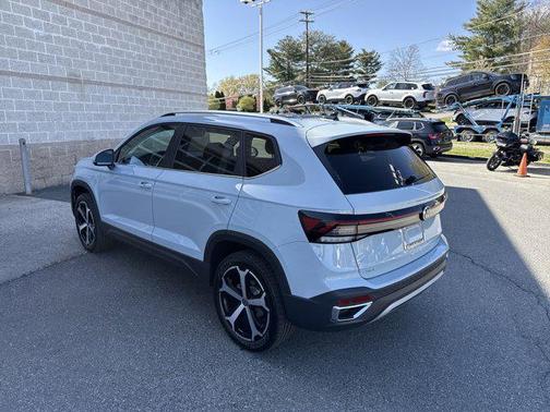 2025 Volkswagen Taos 1.5T SEL
