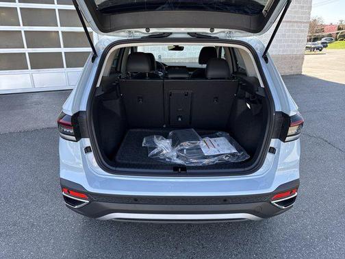 2025 Volkswagen Taos 1.5T SEL