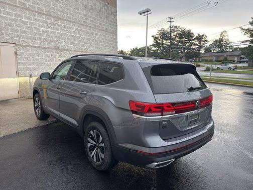 2025 Volkswagen Atlas 2.0T SE