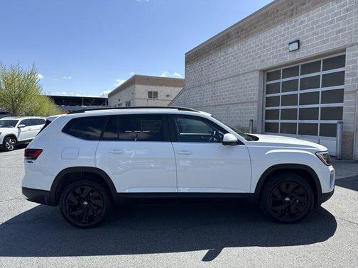 2025 Volkswagen Atlas 2.0T SE w/Technology 4MOTION