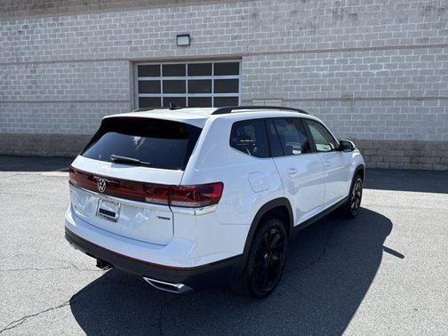 2025 Volkswagen Atlas 2.0T SE w/Technology 4MOTION