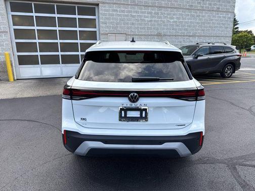 2025 Volkswagen Tiguan 2.0T SE 4MOTION