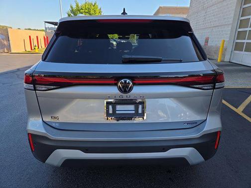 2025 Volkswagen Tiguan 2.0T SE 4MOTION