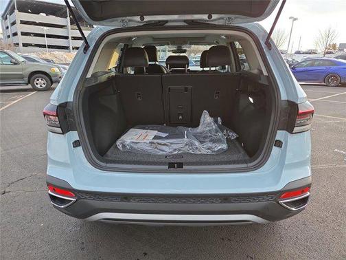 2026 Volkswagen Taos SEL