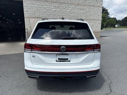 2025 Volkswagen Atlas 2.0T SE w/Technology