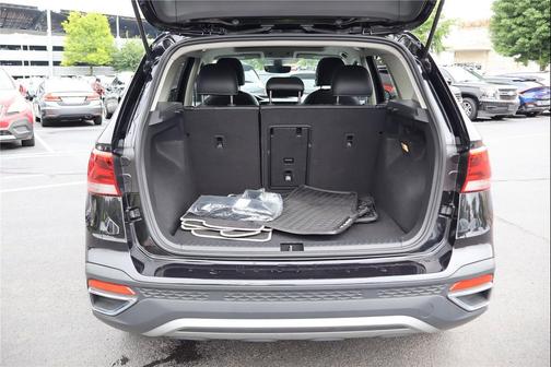 Deep Black 2023 Volkswagen Taos 1.5T SE