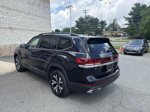 2025 Volkswagen Atlas 2.0T SE