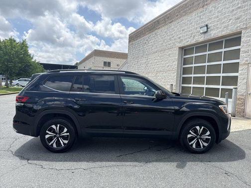 2025 Volkswagen Atlas 2.0T SE