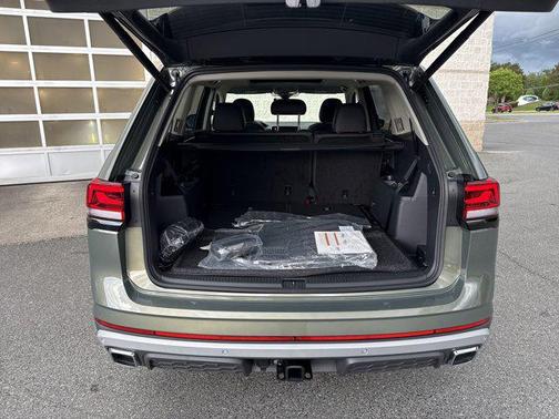 2025 Volkswagen Atlas 2.0T Peak Edition