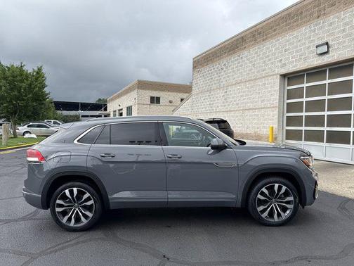 2022 Volkswagen Atlas Cross Sport 3.6L V6 SEL Premium R-Line