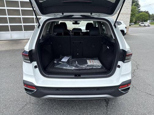 2025 Volkswagen Taos 1.5T SEL