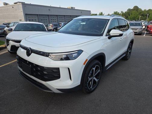 2025 Volkswagen Tiguan 2.0T SE 4MOTION
