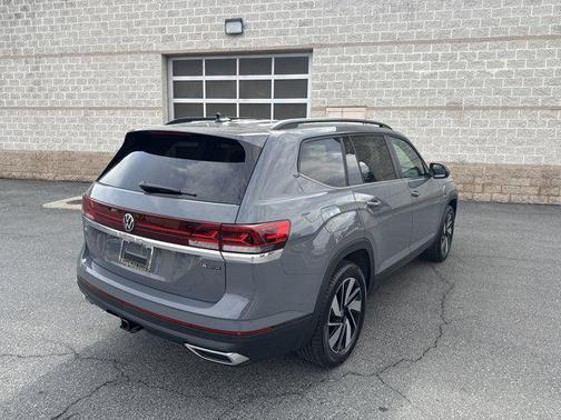 2025 Volkswagen Atlas 2.0T SE w/Technology 4MOTION