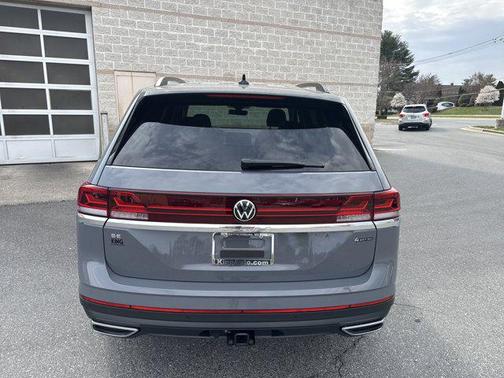 2025 Volkswagen Atlas 2.0T SE w/Technology 4MOTION