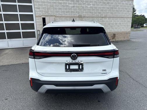 2025 Volkswagen Tiguan 2.0T SE 4MOTION